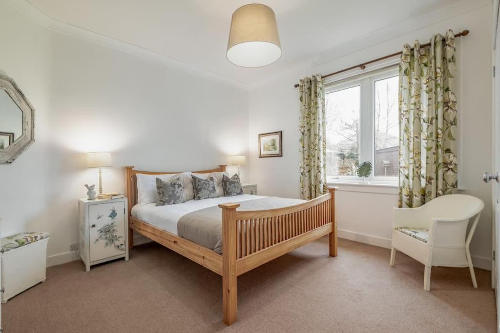 Heather Cottage, 2 Bedroom In Comrie Esterno foto