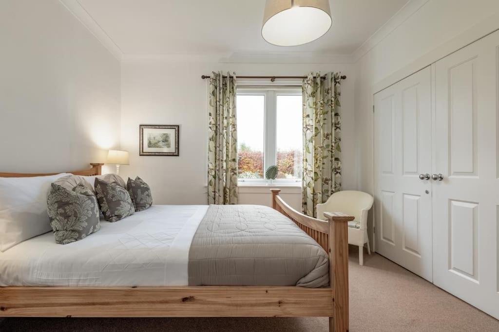 Heather Cottage, 2 Bedroom In Comrie Esterno foto