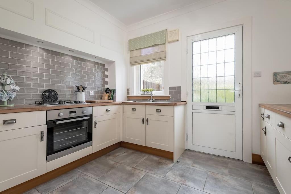 Heather Cottage, 2 Bedroom In Comrie Esterno foto